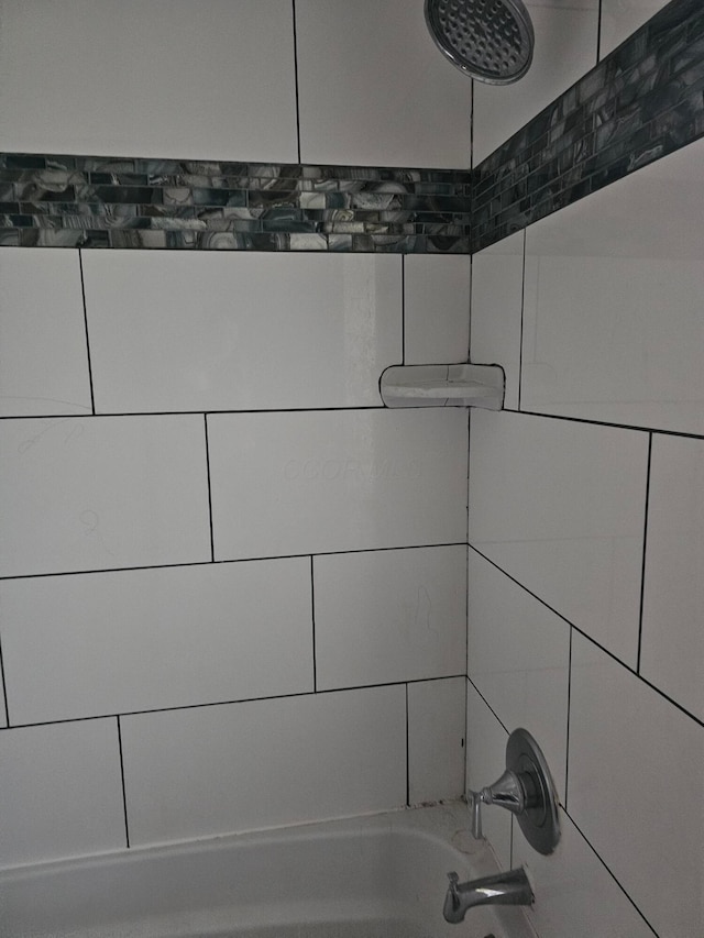 271 Carilla Ln, Columbus, OH 43228 - bathroom view of bathtub / shower combination