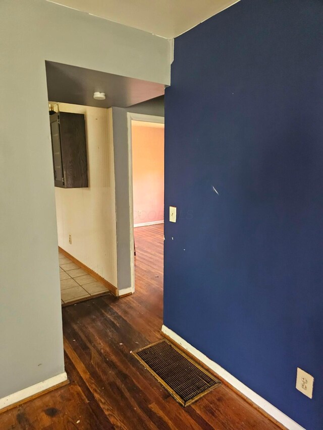 271 Carilla Ln, Columbus, OH 43228 - empty room featuring wood finished floors and baseboards