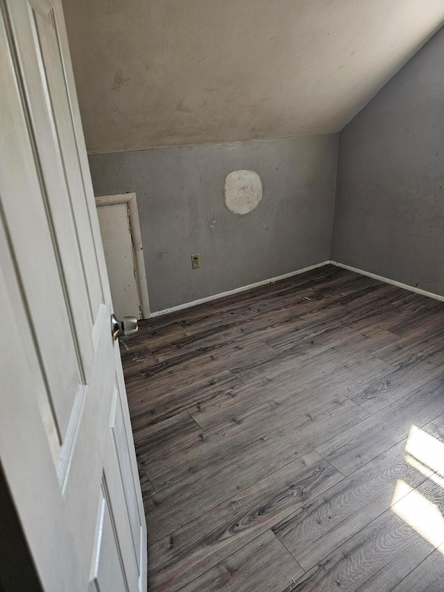 271 Carilla Ln, Columbus, OH 43228 - bonus room featuring dark wood-style floors and baseboards