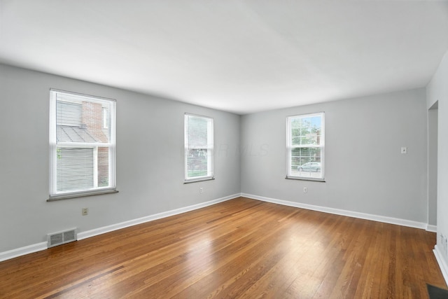 2079 Inchcliff Rd, Upper Arlington, OH 43221 - unfurnished room featuring wood-type flooring and baseboards