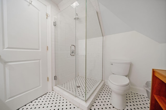 663 Wilson Ave, Columbus, OH 43205 - full bathroom with toilet, a stall shower, and baseboards