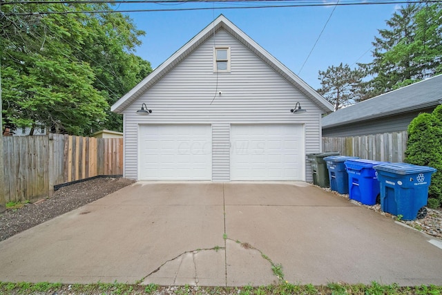 663 Wilson Ave, Columbus, OH 43205 - view of detached garage
