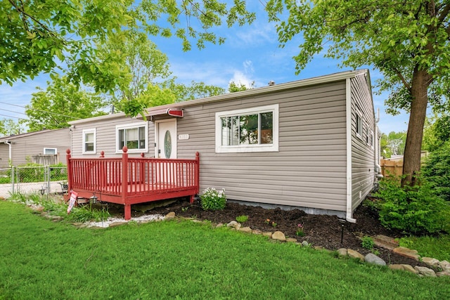 4351 Broadhurst Dr, Columbus, OH 43213 - back of house featuring a deck