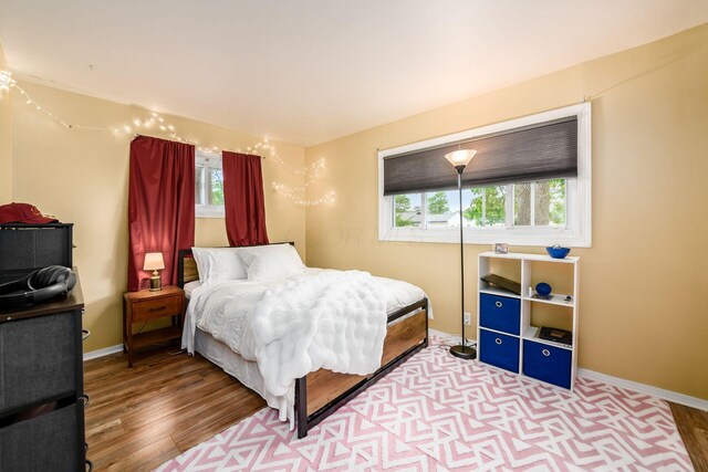 4351 Broadhurst Dr, Columbus, OH 43213 - bedroom with wood finished floors and baseboards