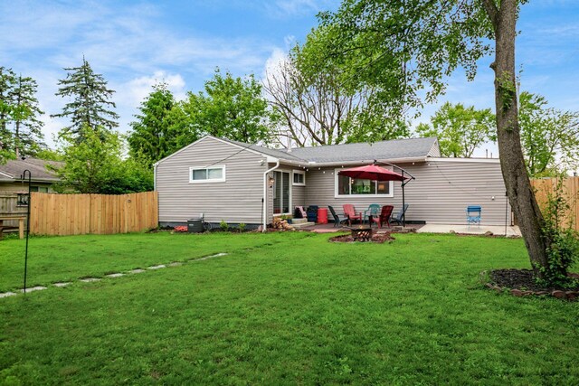 4351 Broadhurst Dr, Columbus, OH 43213 - rear view of property featuring a patio area