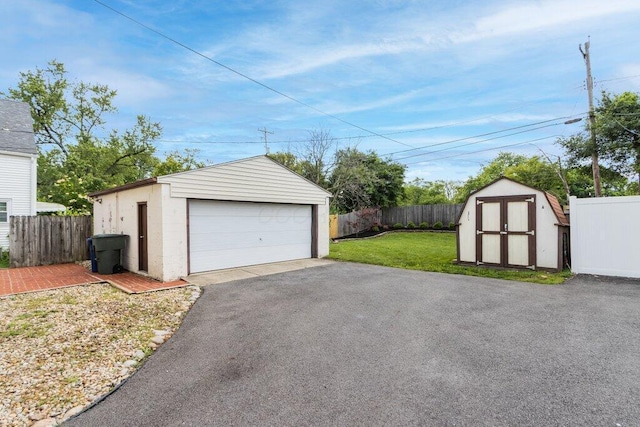 644 Eastmoor Blvd, Columbus, OH 43209 - view of detached garage