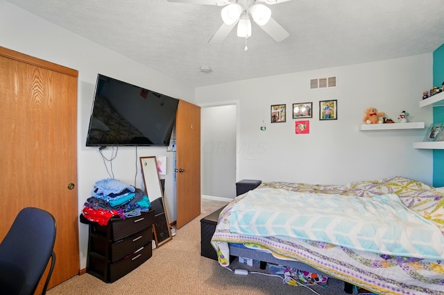 1627 Metcalfe Ave, Columbus, OH 43207 - carpeted bedroom featuring ceiling fan