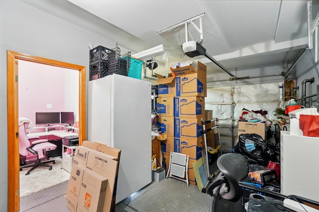 1627 Metcalfe Ave, Columbus, OH 43207 - storage room with a garage