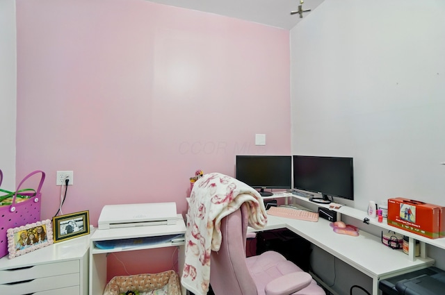 1627 Metcalfe Ave, Columbus, OH 43207 - view of office