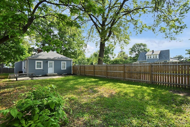 2567 Joyce Ave, Columbus, OH 43211 - view of yard with entry steps