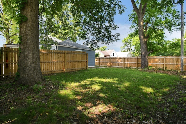 2567 Joyce Ave, Columbus, OH 43211 - view of yard