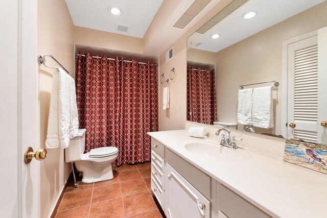 1631 Roxbury Rd Unit D2, Columbus, OH 43212 - bathroom featuring vanity, tile patterned floors, recessed lighting, and a shower with shower curtain