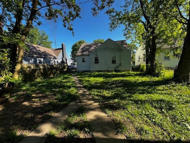1231 E 23rd Ave, Columbus, OH 43211 - view of side of property