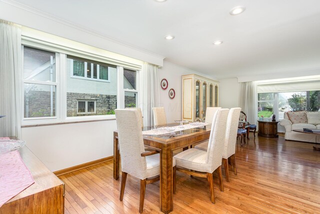 2772 Dale Ave, Columbus, OH 43209 - dining area with light wood-style flooring, crown molding, baseboards, and recessed lighting