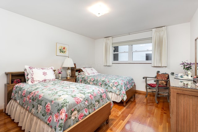 2772 Dale Ave, Columbus, OH 43209 - bedroom featuring wood finished floors and baseboards