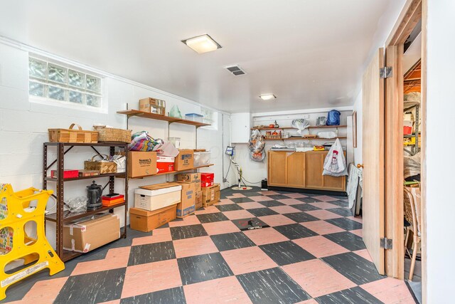2772 Dale Ave, Columbus, OH 43209 - below grade area with dark floors