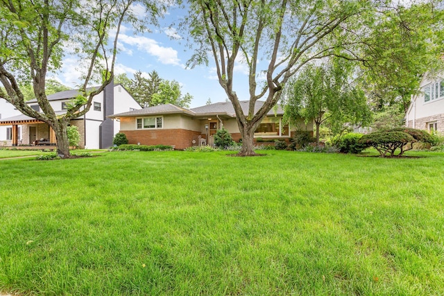 2772 Dale Ave, Columbus, OH 43209 - view of green lawn