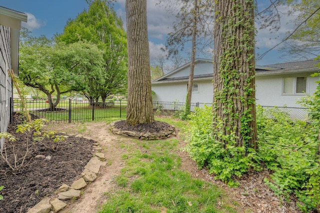 837 Cherry Bottom Rd, Columbus, OH 43230 - view of yard