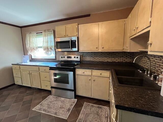 227 Sherwood Dr, Circleville, OH 43113 - photo 3
