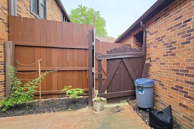 4760 Coach Rd Unit 14, Columbus, OH 43220 - view of gate