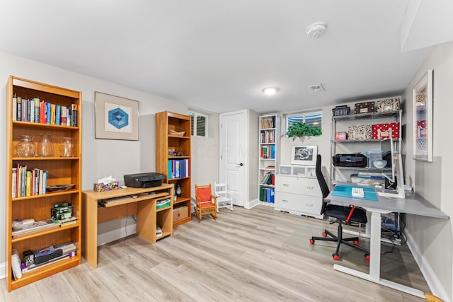 3531 Colchester Rd, Upper Arlington, OH 43221 - office area featuring wood finished floors and baseboards