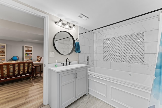 3531 Colchester Rd, Upper Arlington, OH 43221 - full bath featuring vanity and  shower combination