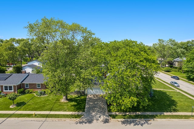3985 Glenda Pl, Upper Arlington, OH 43220 - view of front of property with a front yard