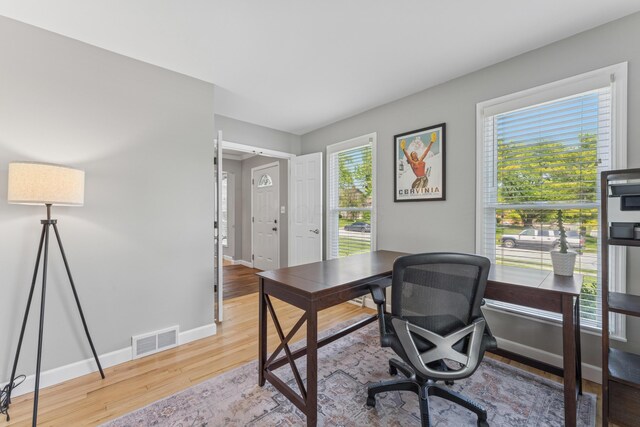 3985 Glenda Pl, Upper Arlington, OH 43220 - office area with wood finished floors and baseboards