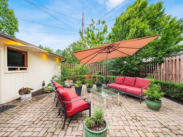 1635 Cambridge Blvd, Upper Arlington, OH 43212 - fenced backyard featuring outdoor lounge area and a patio area
