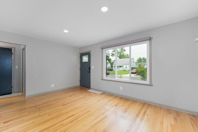 831 E Longview Ave, Columbus, OH 43224 - unfurnished room featuring wood finished floors, baseboards, and recessed lighting