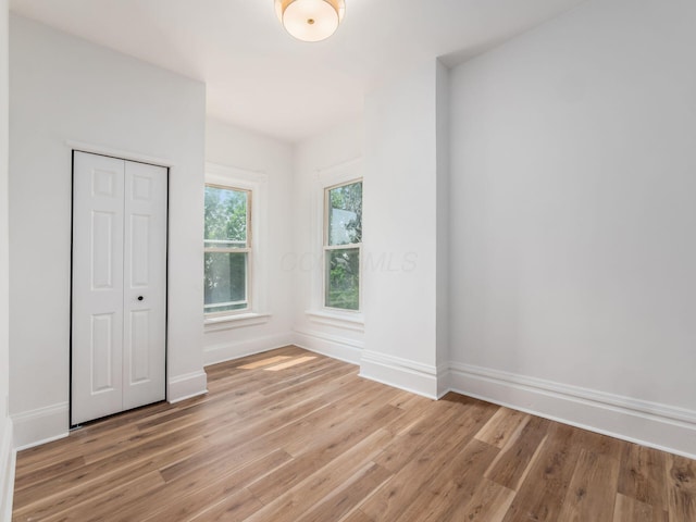 883 Wilson Ave, Columbus, OH 43206 - empty room featuring light wood finished floors and baseboards