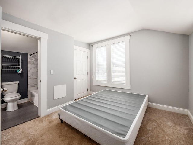 533 Stewart Ave, Columbus, OH 43206 - carpeted bedroom featuring baseboards, vaulted ceiling, and a closet