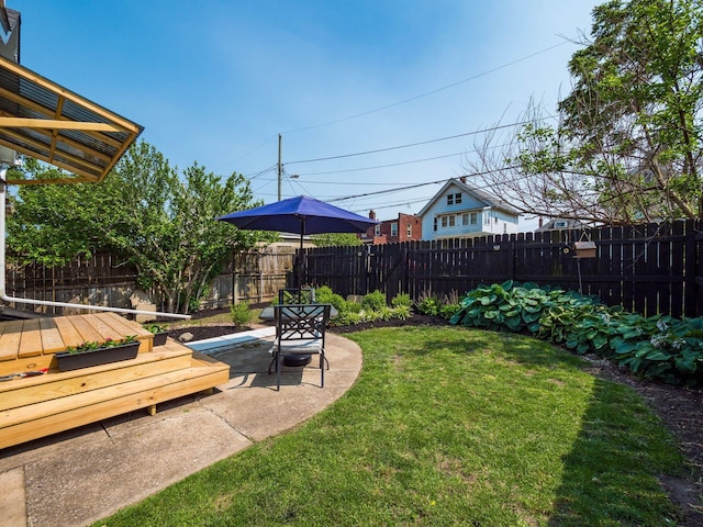 533 Stewart Ave, Columbus, OH 43206 - view of yard with a wooden deck and a patio area
