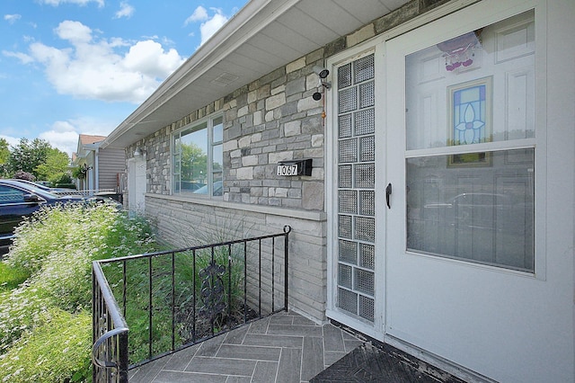 1067 Bronwyn Ave, Columbus, OH 43204 - entrance to property featuring stone siding