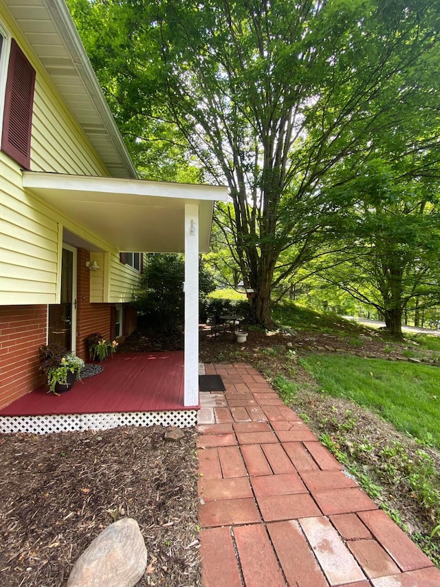 192 Bridle Path Ln, Granville, OH 43023 - view of covered porch