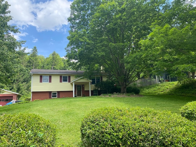 192 Bridle Path Ln, Granville, OH 43023 - view of front of property with a front yard and brick siding