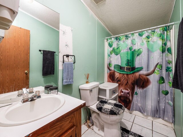4015 County Road 25, Cardington, OH 43315 - full bath featuring ornamental molding, a textured ceiling, vanity, toilet, and curtained shower