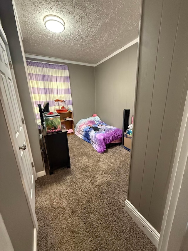 205 Walnut St, Circleville, OH 43113 - carpeted bedroom featuring a textured ceiling