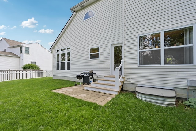 5952 Hampton Cors S, Hilliard, OH 43026 - rear view of house featuring entry steps
