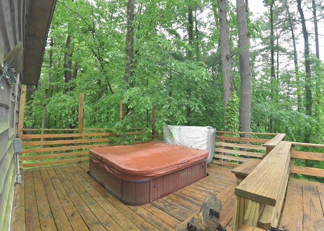311 Chinook Ln, Sugar Grove, OH 43155 - wooden deck featuring a covered hot tub