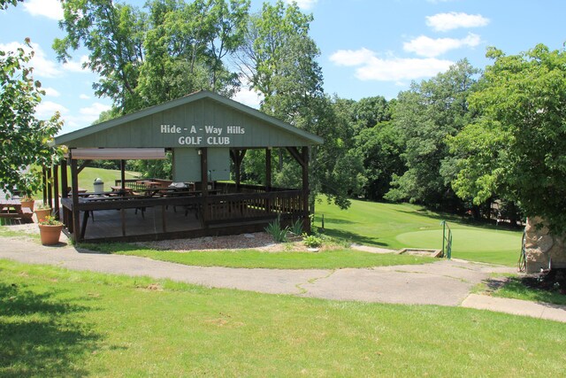 311 Chinook Ln, Sugar Grove, OH 43155 - view of community with a lawn