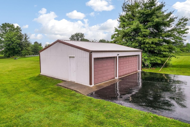 5786 Thompson Rd, Columbus, OH 43230 - view of detached garage