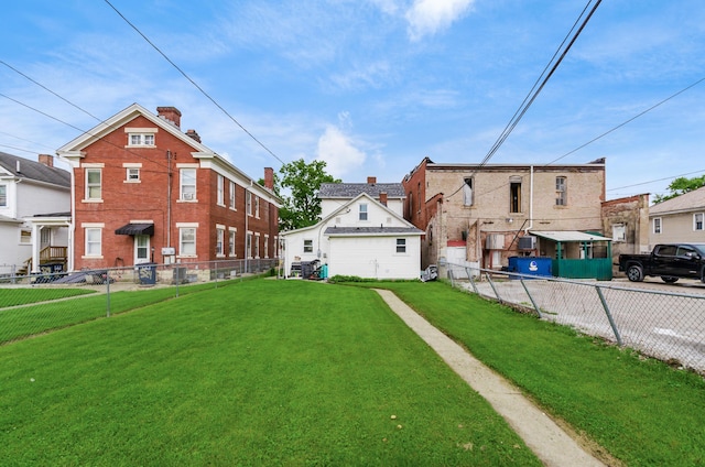 526 N Columbus St, Lancaster, OH 43130 - view of yard