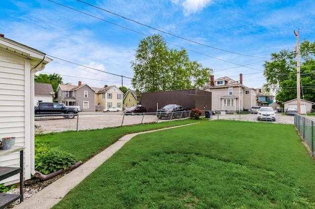 526 N Columbus St, Lancaster, OH 43130 - view of yard with a residential view