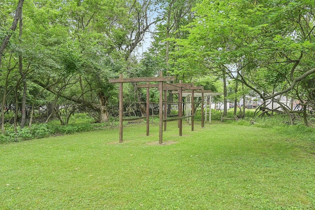 316 Westview Ave, Columbus, OH 43214 - view of grassy yard