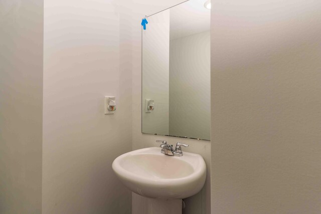 5914 Damsel Dr, Columbus, OH 43232 - bathroom with a sink