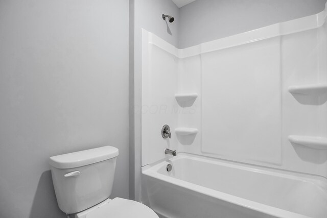 294 Shady Hollow Dr, Commercial Point, OH 43116 - bathroom featuring bathtub / shower combination and toilet