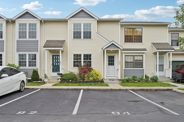894 Noddymill Ln E Unit 28E, Columbus, OH 43085 - multi unit property with uncovered parking and entry steps