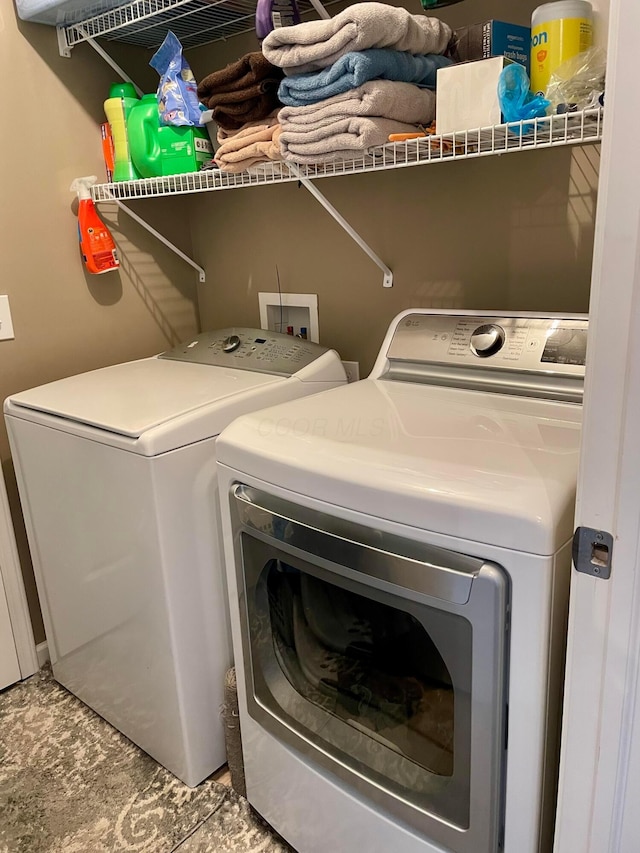 6231 Red Glare Dr Unit 287, Galloway, OH 43119 - laundry area featuring washing machine and clothes dryer