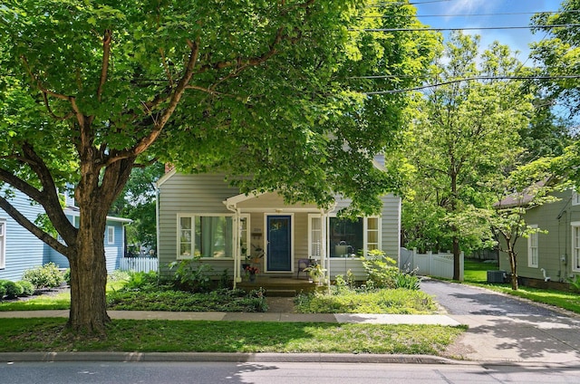 228 N Pearl St, Granville, OH 43023 - photo 1